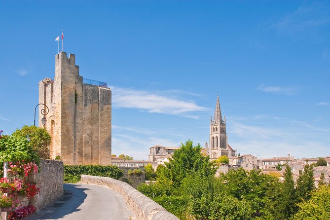 Saint Emilion Half-Day Trip with Wine Tasting & Winery Visit from Bordeaux - The guides: when the right person changes everything