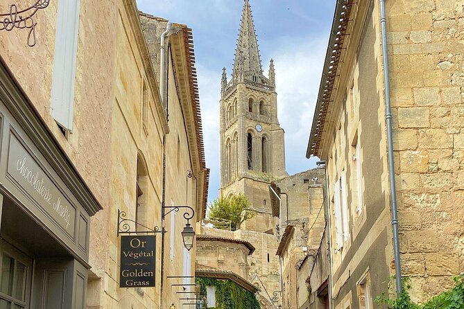 Saint Emilion Morning Wine Tour - Winery & Tastings from Bordeaux - First winery stop: how Grand Cru and Grand Cru Classé tasting works in practice