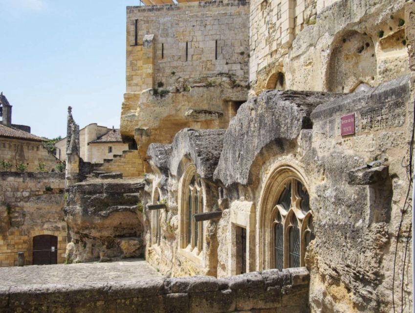 Saint-Émilion: Private Walking Tour & Magnificent Views - The ramparts: where the city’s shape becomes obvious