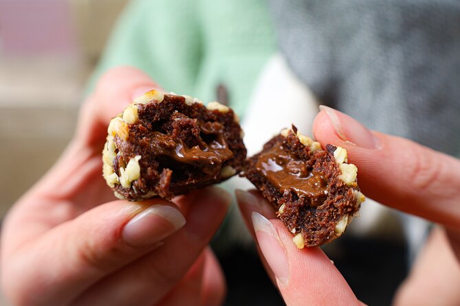 Sweet gastronomic tour to discover Bordeaux - Sweet Start at Place Gambetta