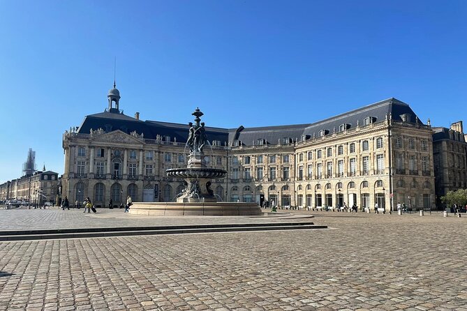 The essential in Bordeaux, private tour with a local - Starting at Place de la Bourse: your “meet and orient” moment
