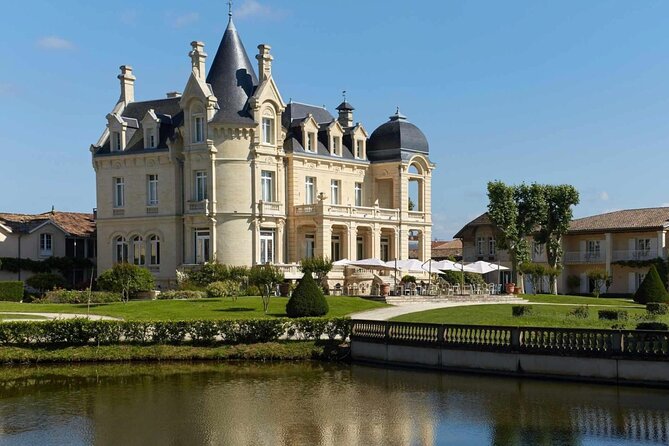 Visit Saint-Emilion and Pomerol:Vineyards, lunch and tastings included - Wine shop tasting: learning grapes and regions without getting lost