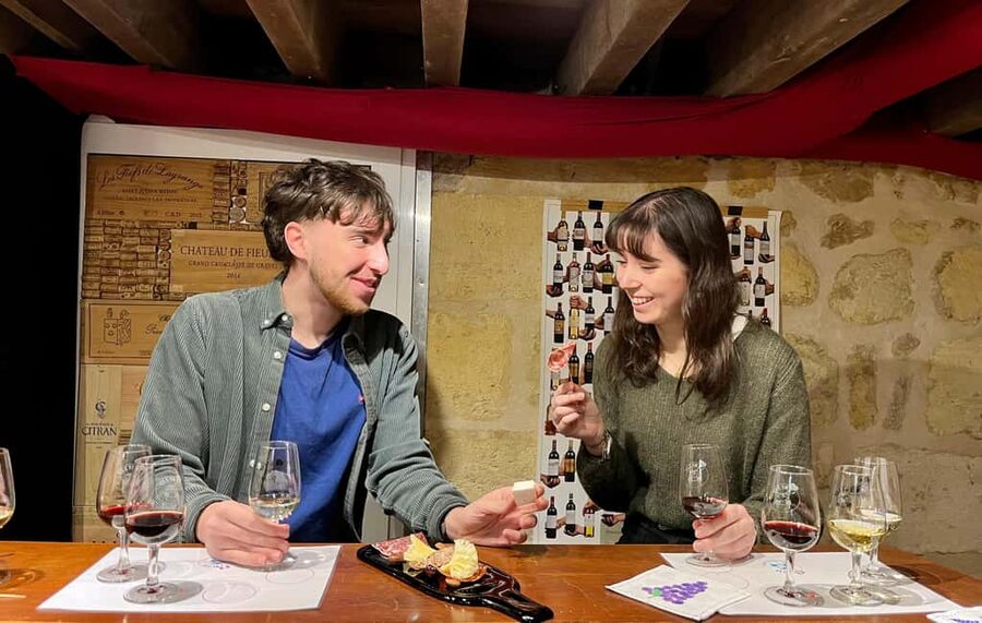 Workshop Bordeaux wine tasting: 4 reds & charcuterie pairing - Charcuterie pairing that teaches by contrast